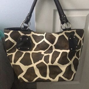 Giraffe patterned bag